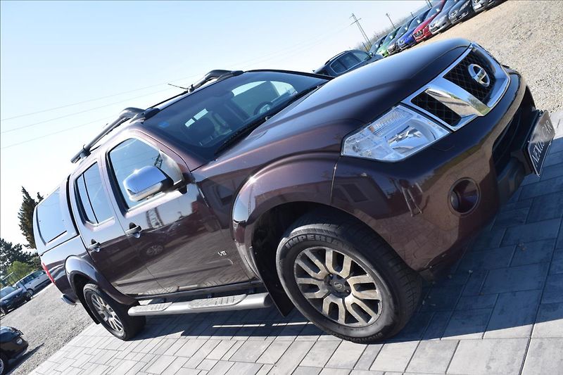Nissan Navara 3,0 dCi V6 170KW TAŽNÉ 4X4 ALU - fotka 4 z 55