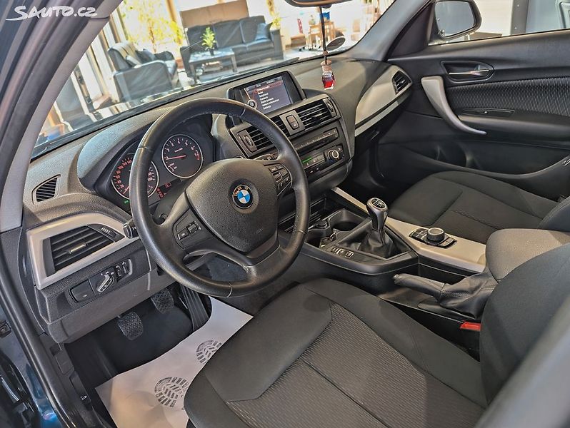 BMW Řada 1 116 i 100kW VÝHŘEVY, PDC - fotka 7 z 23