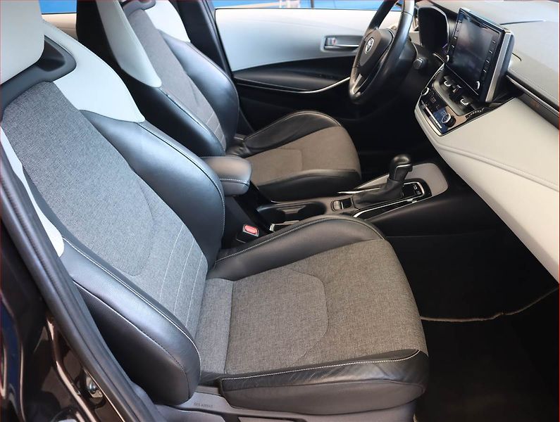 Toyota Corolla (2020) 1.8 Hybrid, Automat - fotka 9 z 20
