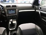 Škoda Octavia (2010) RS 2.0 TDI, Navi, Tempomat - náhled 8
