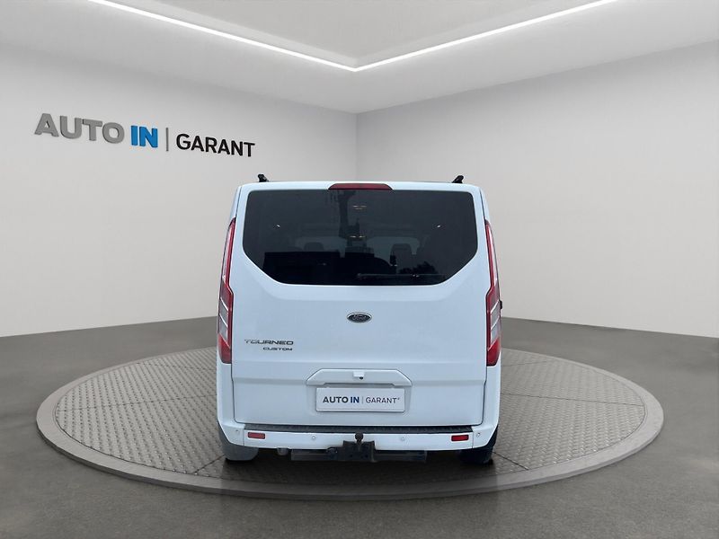 Ford Tourneo Custom (2017) 2.0 96kw, 1.maj, ČR, tažné, DP - fotka 6 z 24