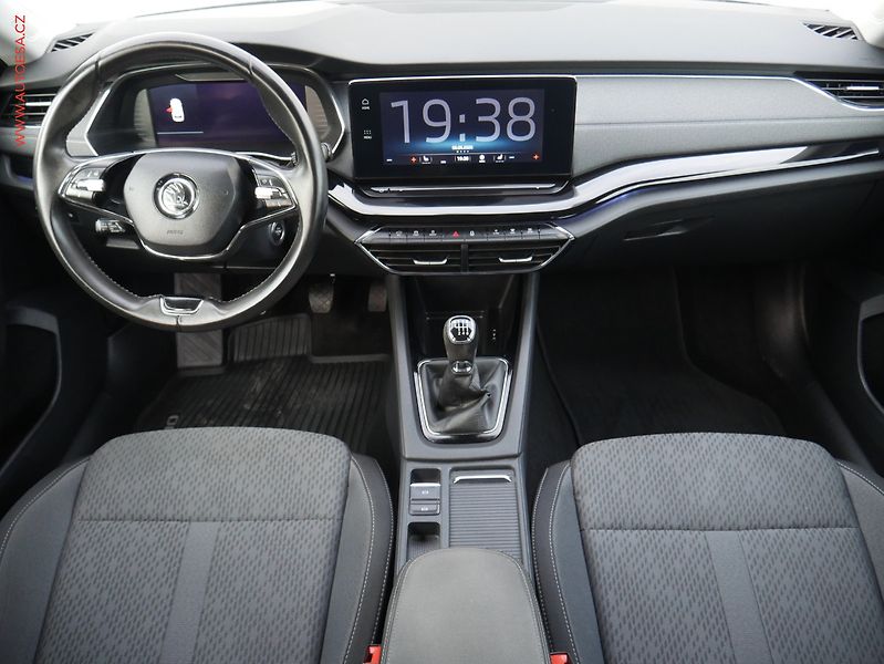 Škoda Octavia (2021) 1.5 TSi, ČR, LED, TZ, park. - fotka 8 z 18