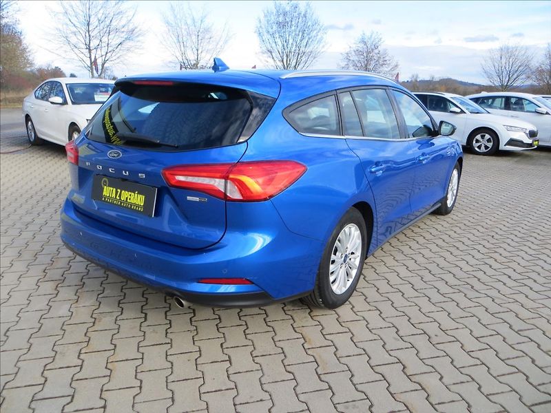 Ford Focus 1,0 EcoBoost 114kW Titanium ČR - fotka 8 z 25