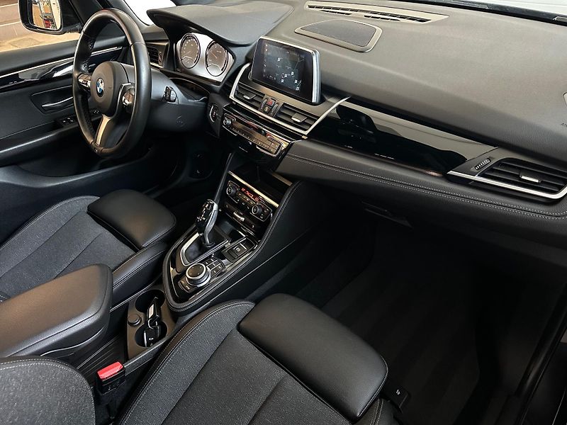 BMW Řada 2 (2021) 216d - M Sport - CZ -1.Majitel - fotka 18 z 21