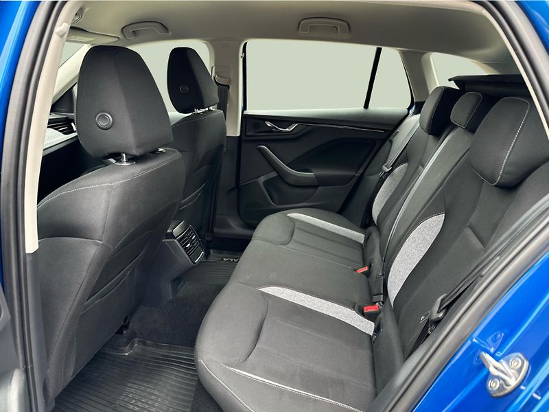 Škoda Scala FL Top Selection 1.0 TSI /85 k - fotka 12 z 17