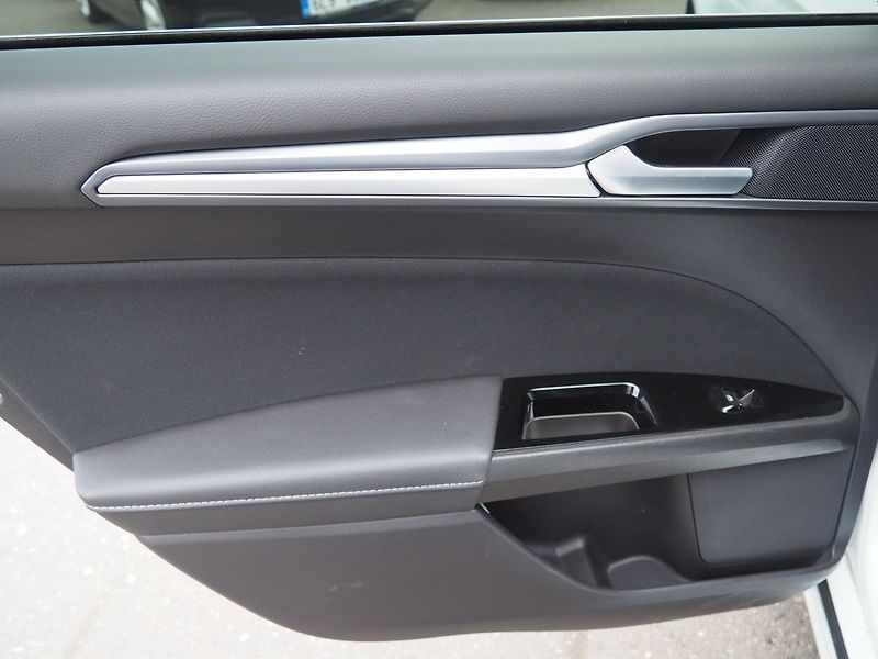 Ford Mondeo (2018) 2.0 TDCi, 110 kW - fotka 11 z 34