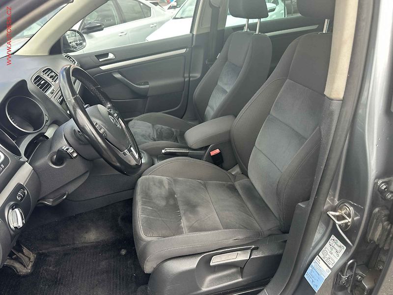 Volkswagen Golf (2010) 1.6 TDi, DSG - fotka 9 z 15