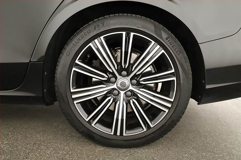 Volvo V60 (2020) R-Design T8 Twing Engine - fotka 17 z 17