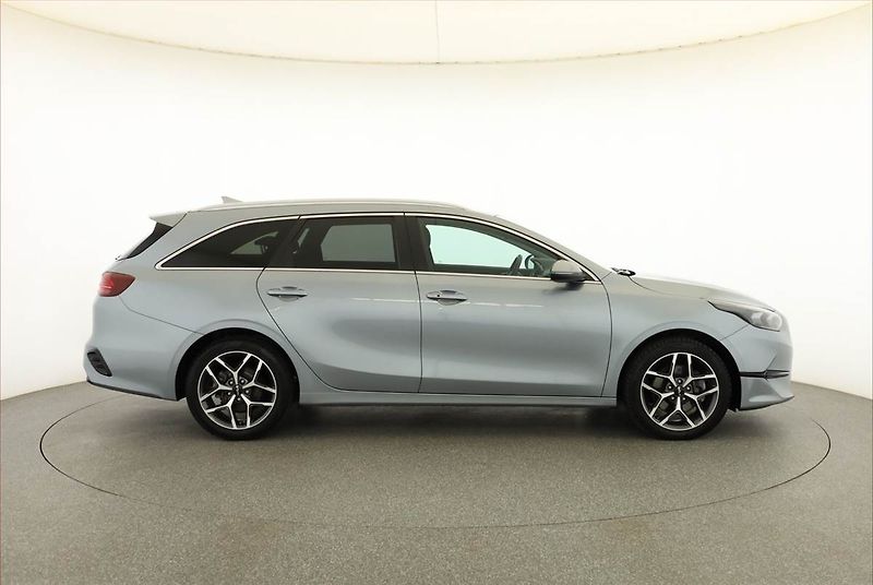 Kia Ceed (2025) 1.5 T-GDI - fotka 6 z 21