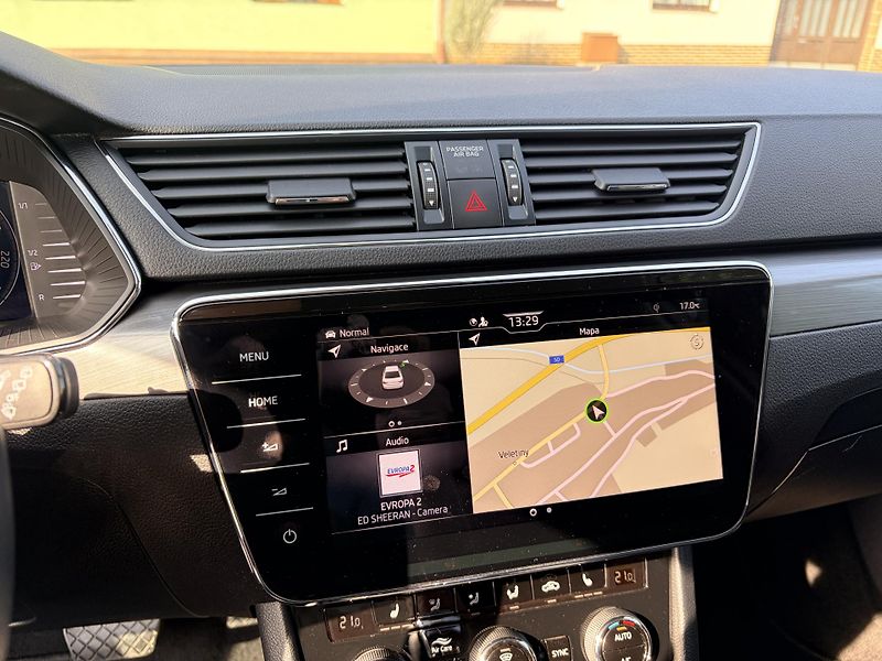 Škoda Superb 2.0TDI DSG MATRIX CANTON - fotka 29 z 59
