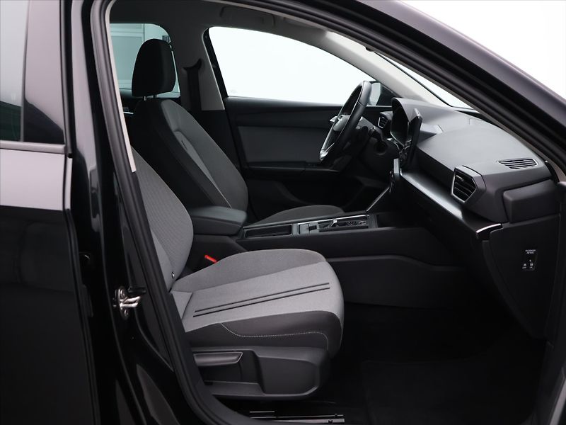 Seat Leon 2,0 TDI 110kW Style ST DSG - fotka 12 z 31
