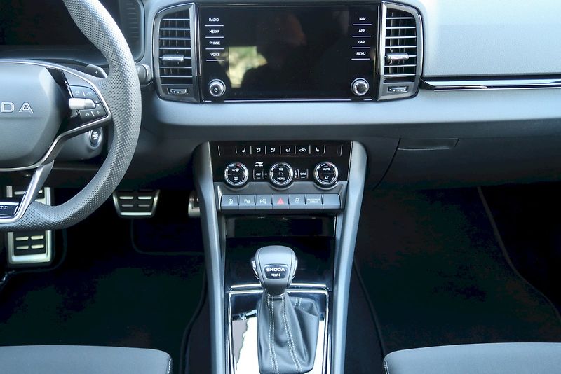 Škoda Karoq (2025) SportLine 2,0 TDi/110 kW 4X4DS - fotka 8 z 32