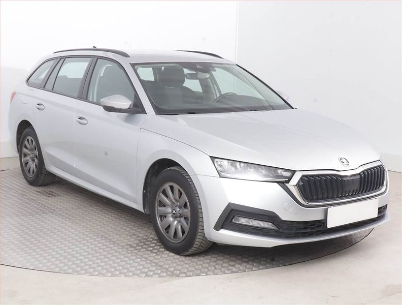 Škoda Octavia (2022) Ambition 2.0 TDI, ČR,1.maj - fotka 1 z 15