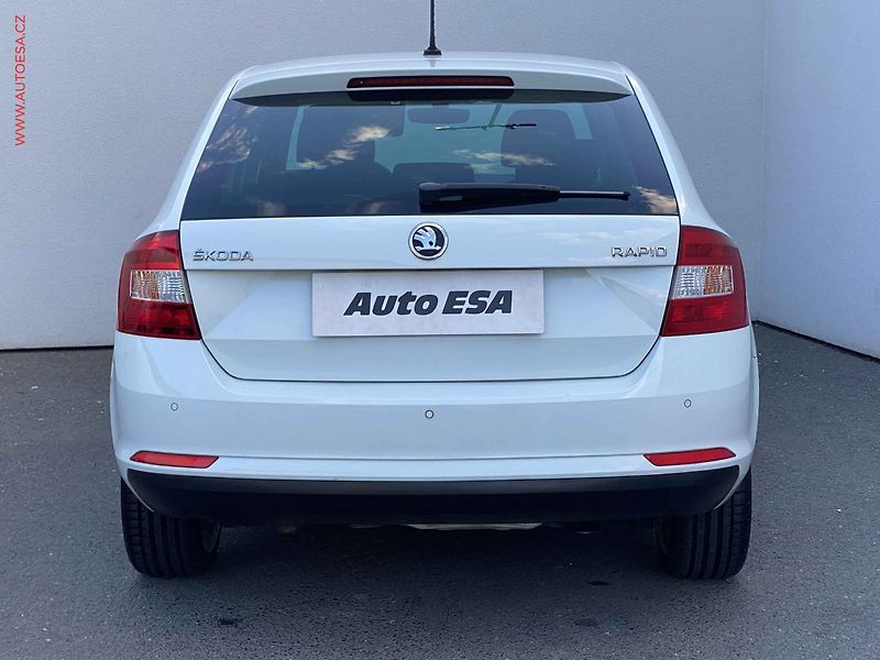 Škoda Rapid (2016) 1.2 TSi, Joy, xenon, +kola - fotka 5 z 18