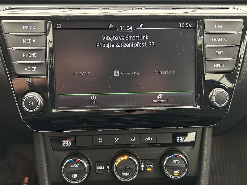Škoda Superb 2.0 TDI Ambition - fotka 12 z 27