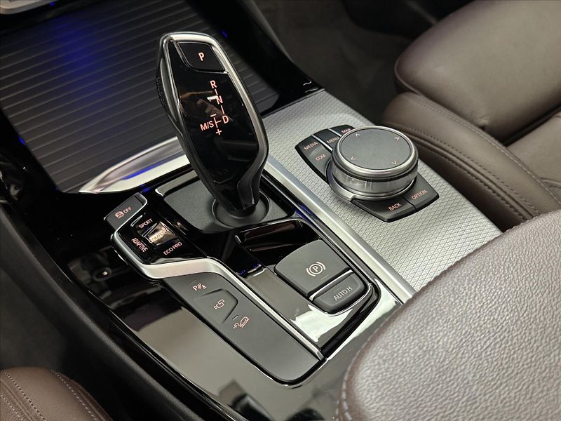 BMW X3 M40i LED HUD M-SPORT - fotka 12 z 30
