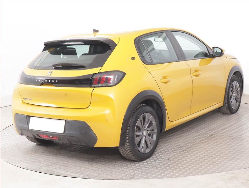 Peugeot 208 (2021) 50 kWh, SoH 89%, Automat - fotka 5 z 17