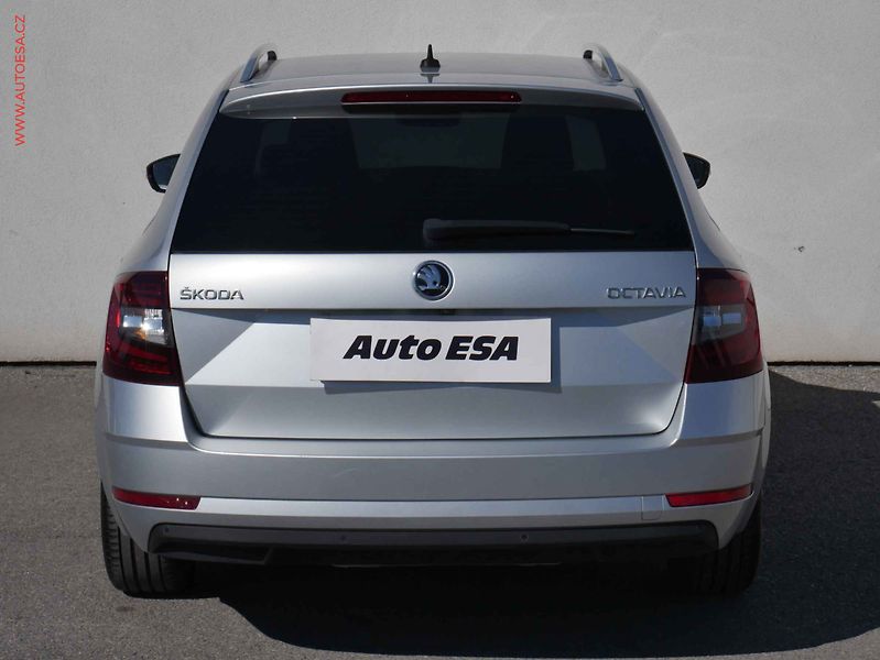 Škoda Octavia (2018) 1.6 TDi, Ambition, DSG, navi - fotka 5 z 24