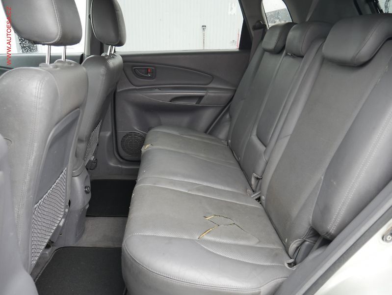 Hyundai Tucson (2005) 2.0CRDi 4x4, TZ, výhř.sed. - fotka 9 z 17