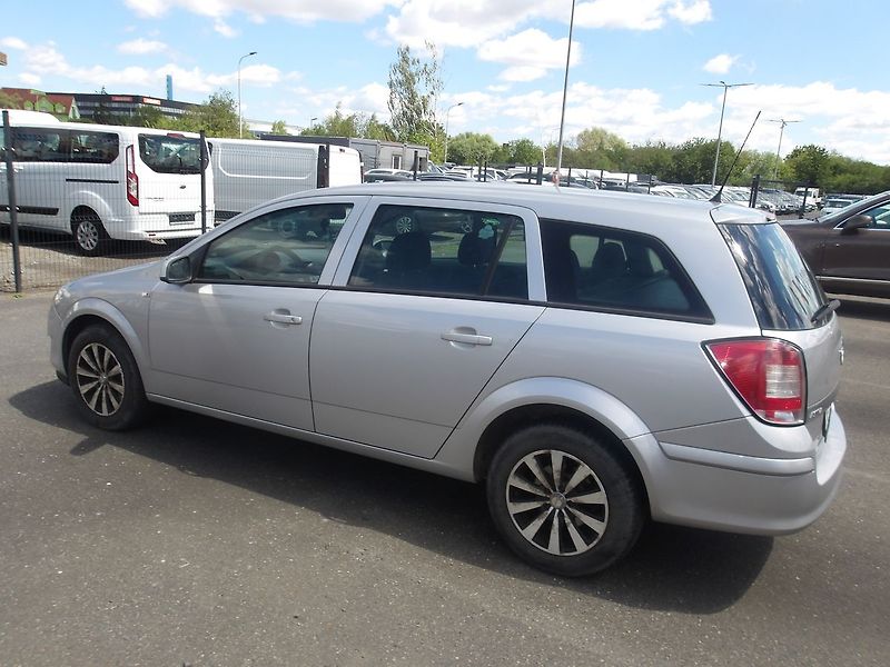 Opel Astra 1,6 16V STK 07/2028! - fotka 10 z 26