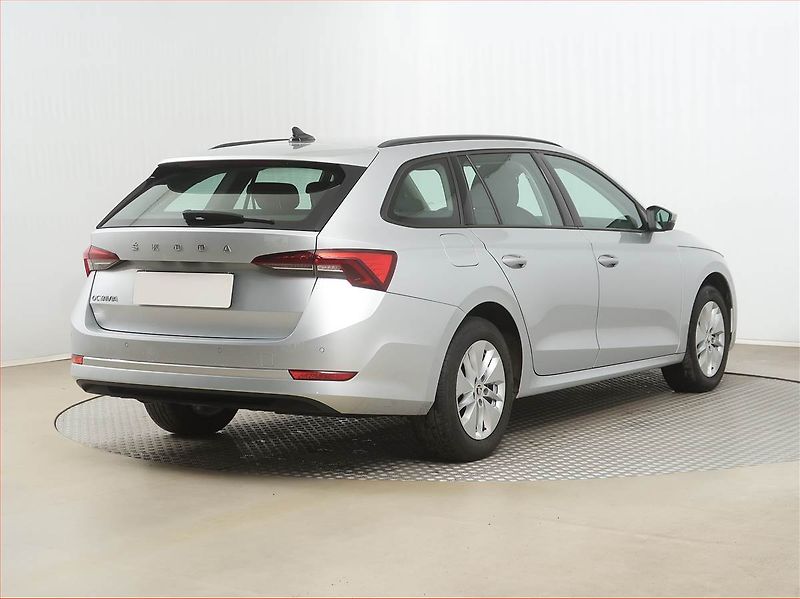 Škoda Octavia (2022) Ambition 2.0 TDI, ČR,1.maj - fotka 5 z 15