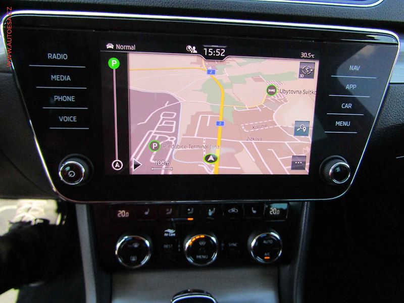 Škoda Superb (2021) 2.0 TDi, ČR, Style, DSG - fotka 17 z 19