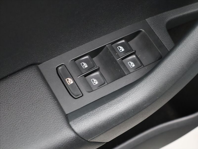 Škoda Octavia 1,6 TDI 85kW Ambition - fotka 15 z 32