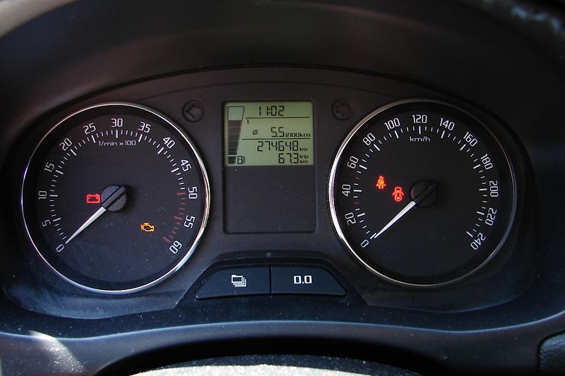 Škoda Fabia 1.6 TDi + KOLA, KLIMA,STK,ČR   - fotka 18 z 35