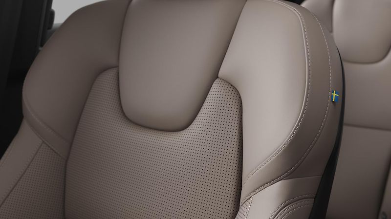 Volvo XC90 (2026) T8 AWD RECHARGE ULTRA DARK - fotka 10 z 15