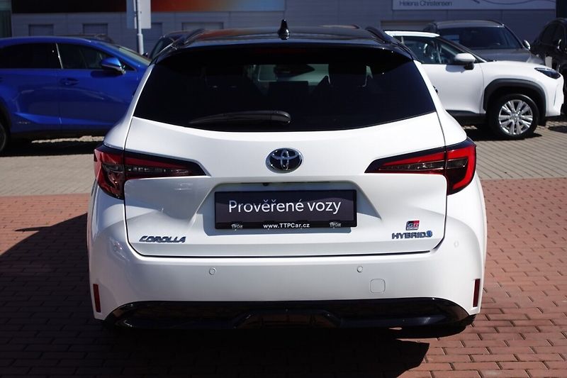Toyota Corolla 2,0HSD GR-Sport Dynamic - fotka 5 z 32