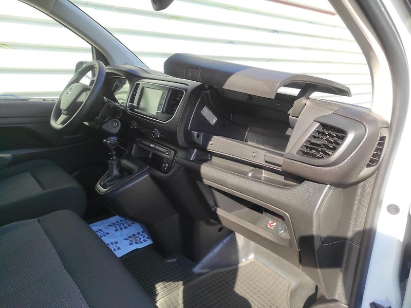 Opel Vivaro 1,5CDTi L1H1, 88kW, ČR - fotka 15 z 45