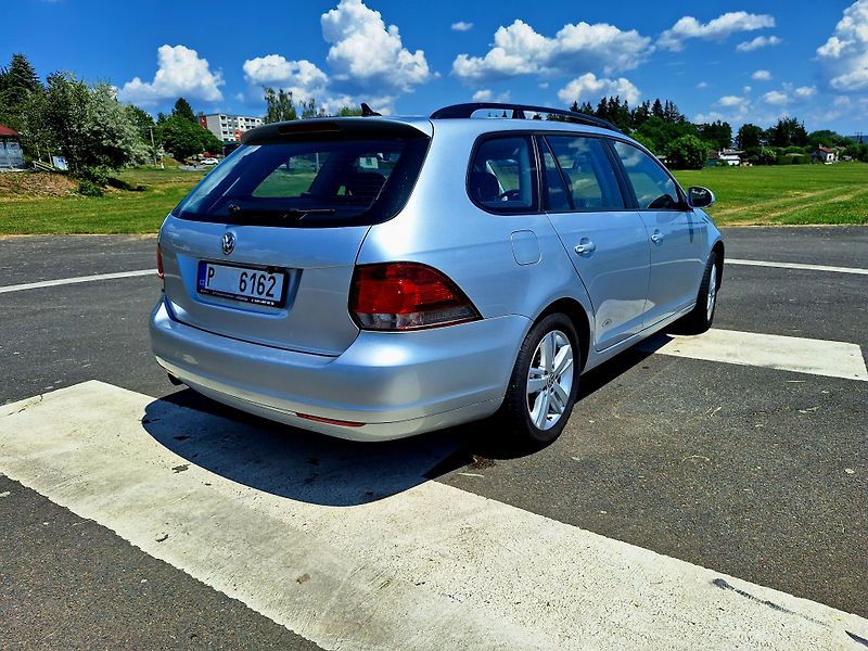 Volkswagen Golf (2012) VW Golf 1.6 tdi WEBASTO - fotka 2 z 19