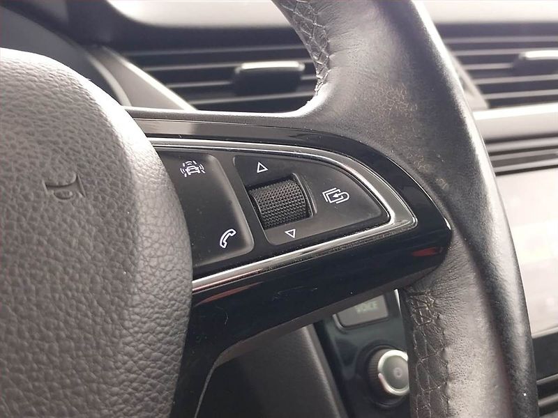 Škoda Octavia (2015) Elegance 1.6 TDI, Serv.kniha - fotka 20 z 22