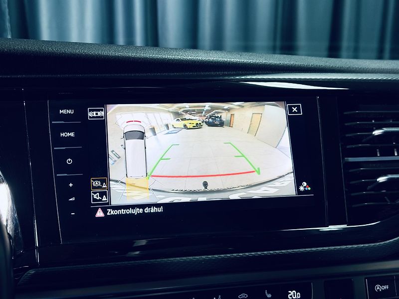 Volkswagen California (2021) 4M*110kw*Bulli*Beach*6.1 - fotka 28 z 36