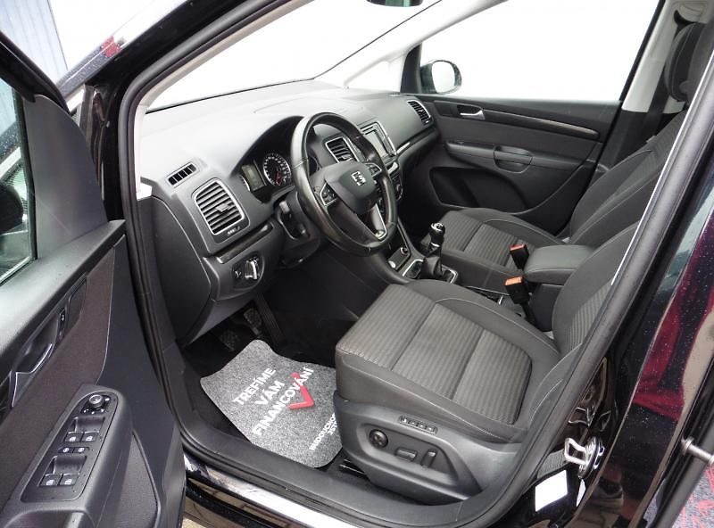 Seat Alhambra 2.0 TDi Xcellence Navi 7.mist. - fotka 12 z 19