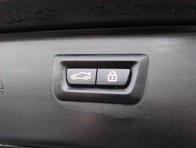 BMW Řada 5 (2013) 520d, Automat, Navi, Xenony - fotka 26 z 27