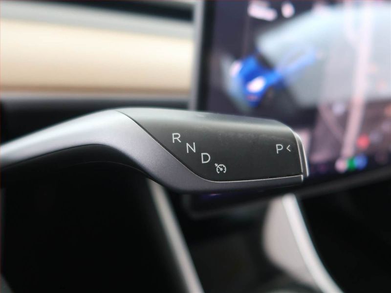 Tesla Model 3 (2019) Long Range 4WD 82kWh, SoH 84% - fotka 13 z 21