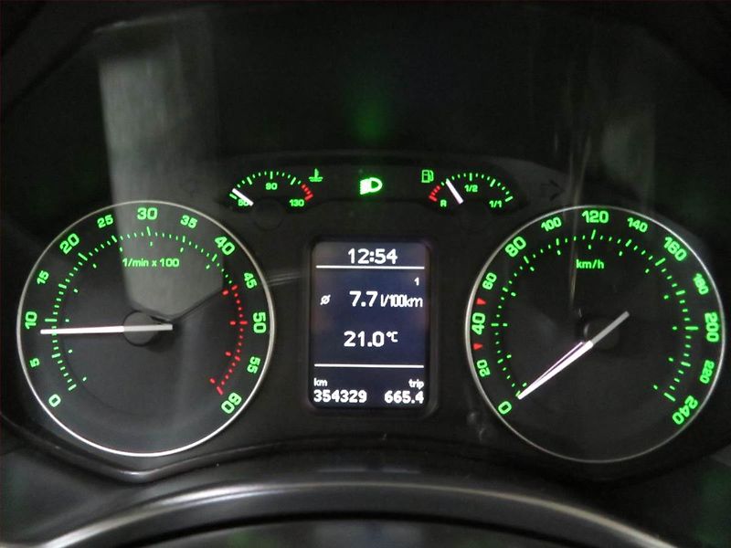 Škoda Octavia (2007) 2.0 TDI, Serv.kniha, rezervace - fotka 10 z 14