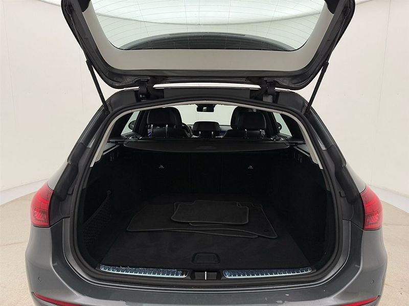 Mercedes-Benz Třídy C 220d/Kam/Distronic - na cestě - fotka 19 z 19