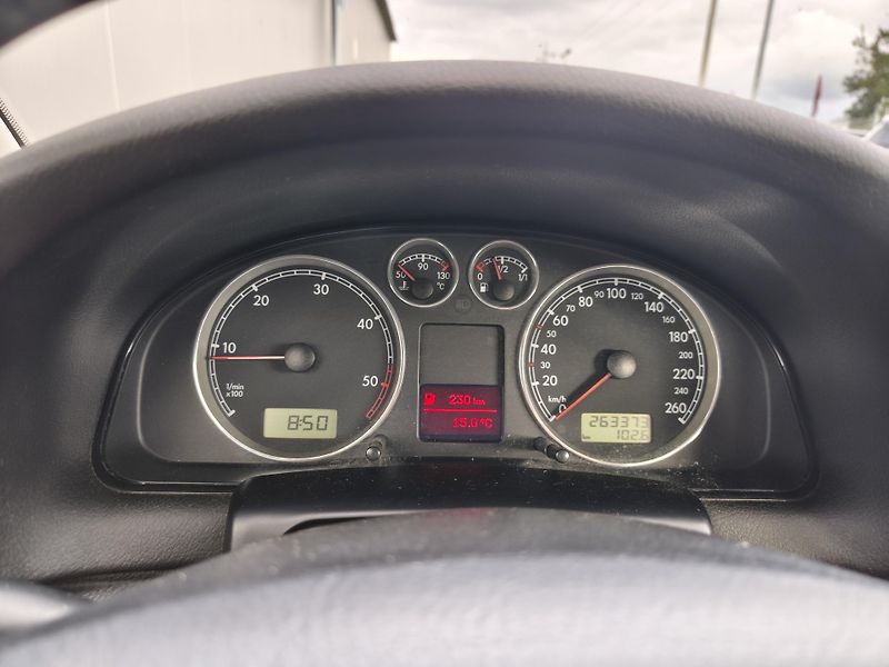 Volkswagen Passat 1.9 TDI 74KW, ČR - fotka 12 z 14