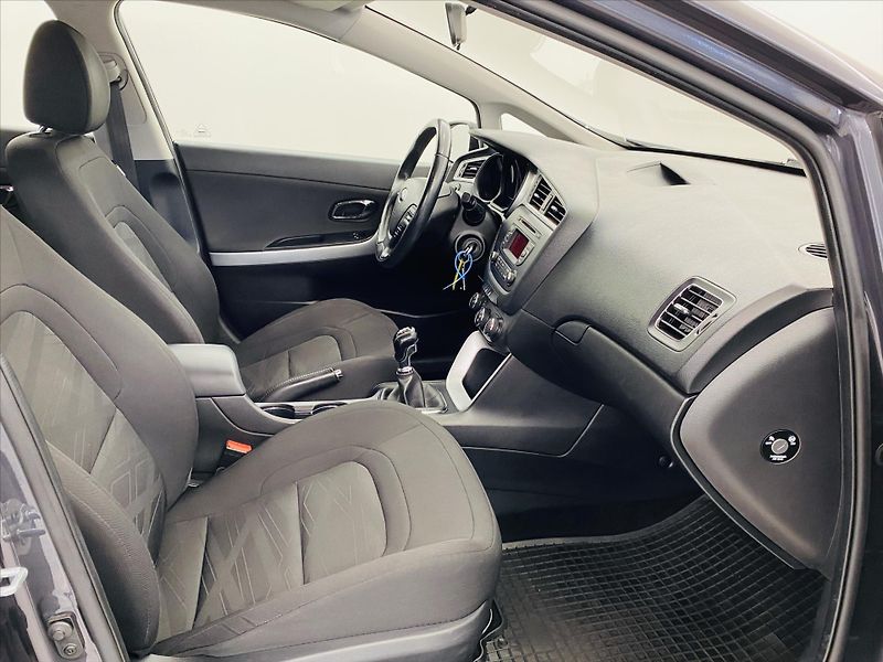 Kia Ceed 1,4 CVVT 73 kW Klima 1. maj.ČR - fotka 8 z 24