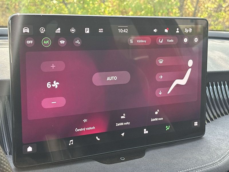 Škoda Superb (2025) Combi 2.0 TDI 4x4 DSG Sportlin - fotka 14 z 33