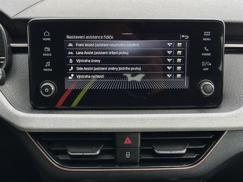 Škoda Scala 1.0TSi DSG 116PS LED V.Cockpit - fotka 34 z 47