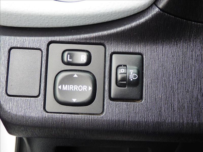 Toyota Yaris 1,5 Hybrid, Digi Klima, servis - fotka 21 z 60