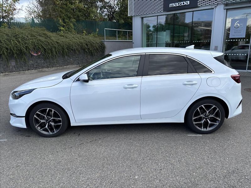 Kia Ceed 1,5 TGDi AT TOP ZÁRUKA CARPLAY - fotka 2 z 42