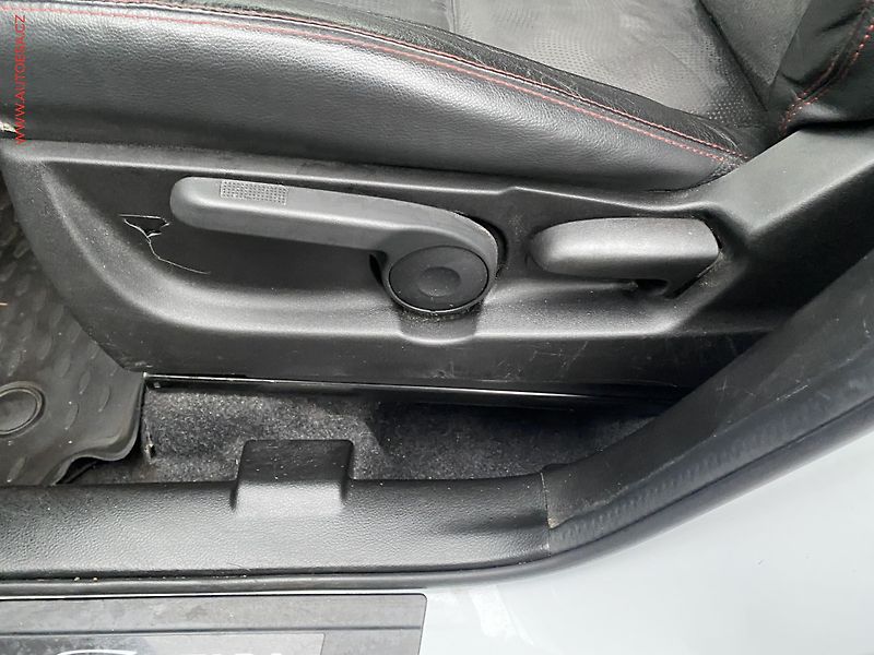 Suzuki Vitara (2017) 1.4 BJet AllGrip, Elegance - fotka 12 z 20