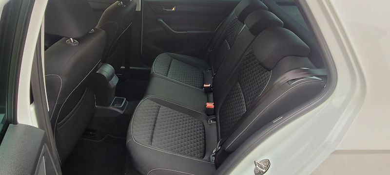 Škoda Fabia (2017) 3 1,2TSi 66kW benzín Drive - fotka 12 z 41