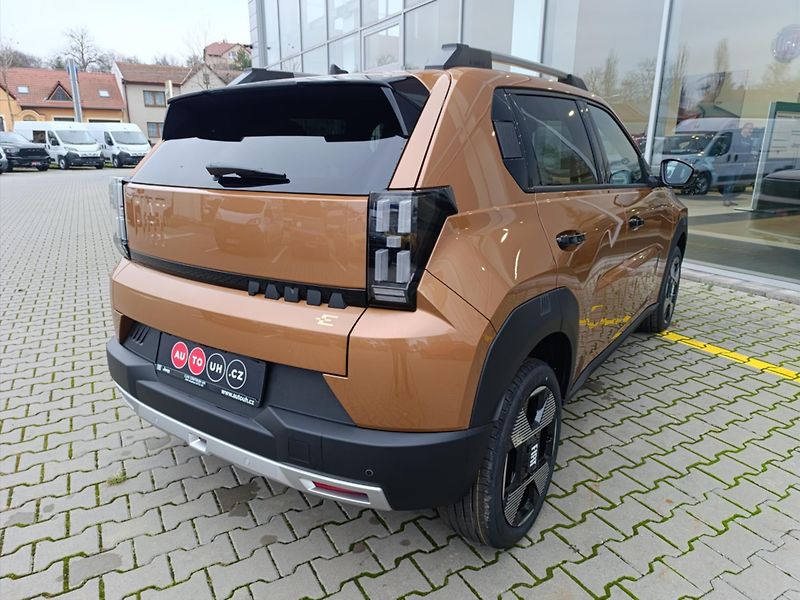 Fiat Grande Panda (2025) 113k BEV 44kWh La Prima - fotka 7 z 24