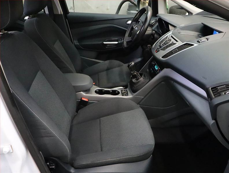 Ford C-MAX (2011) 1.6 i, Tempomat, Park. senzory - fotka 9 z 20