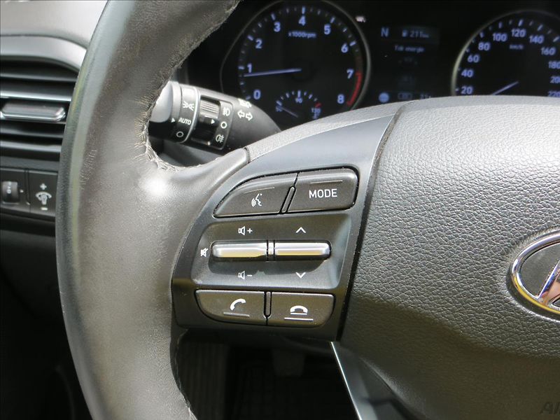 Hyundai i30 1,5 T-GDI mHEV Smart 117 kW - fotka 21 z 26